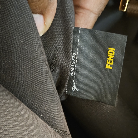 ❌️SOLD SOLD SOLD❌️Fendi Tote - Picture 6 of 7